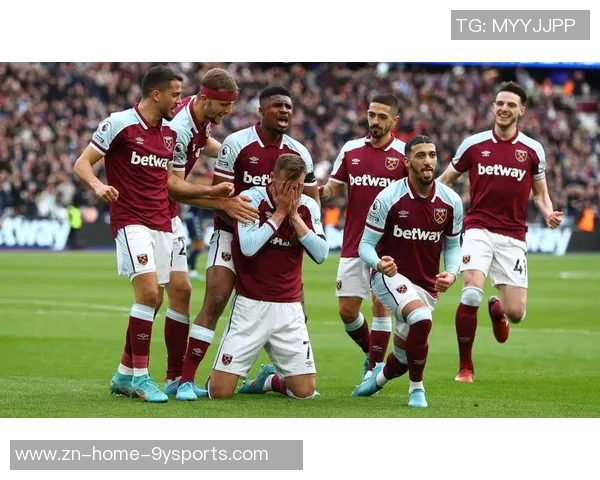 森林老板与贝尼特斯共赏奥林匹亚科斯对阵阿森纳精彩赛事 森林老板与贝尼特斯共赏奥林匹亚科斯对阵阿森纳精彩赛事